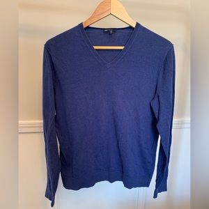 GAP Men’s Blue V-Neck Sweater
